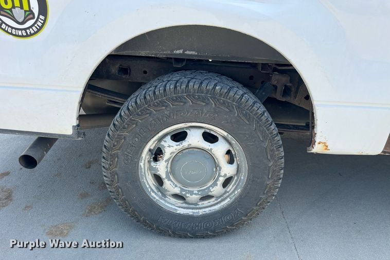 image for item MG9351 2011 Ford F150 XL  SuperCrew pickup truck