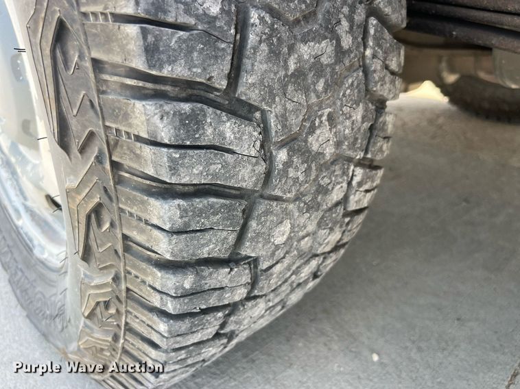 image for item MG9351 2011 Ford F150 XL  SuperCrew pickup truck