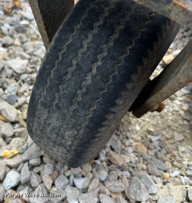 image for item MG9365 Bush Hog ATH 720  finish mower