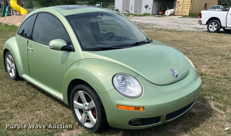 image for item MG9376 2006 Volkswagen New Beetle