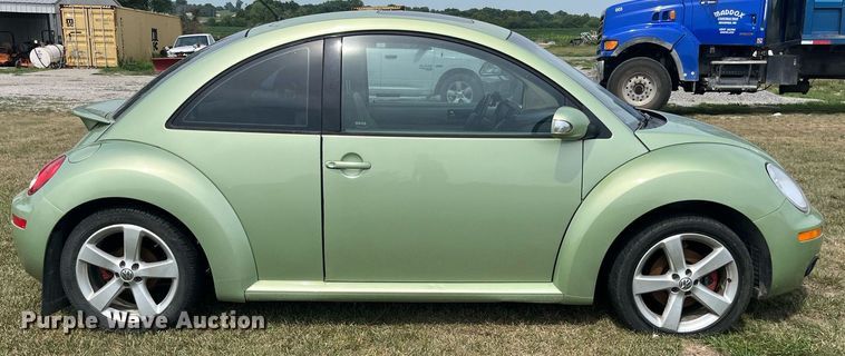 image for item MG9376 2006 Volkswagen New Beetle