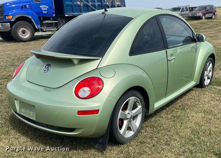 image for item MG9376 2006 Volkswagen New Beetle