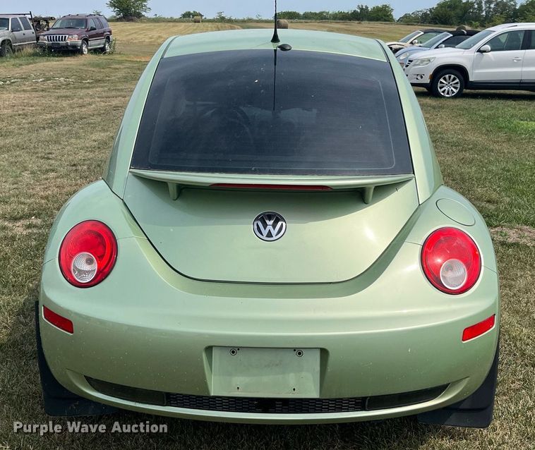 image for item MG9376 2006 Volkswagen New Beetle