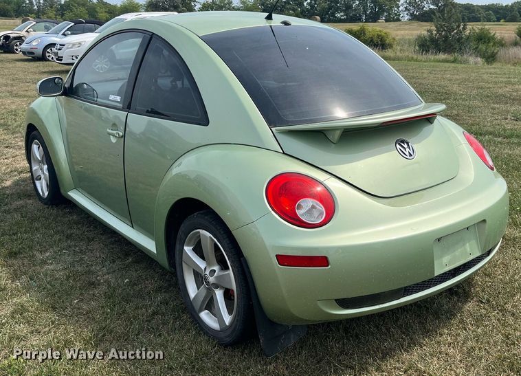 image for item MG9376 2006 Volkswagen New Beetle