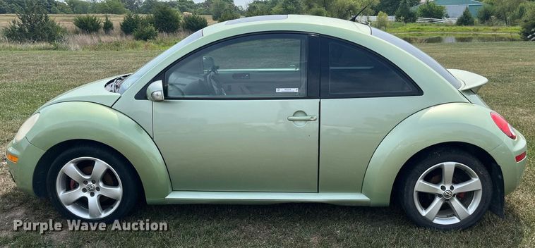 image for item MG9376 2006 Volkswagen New Beetle