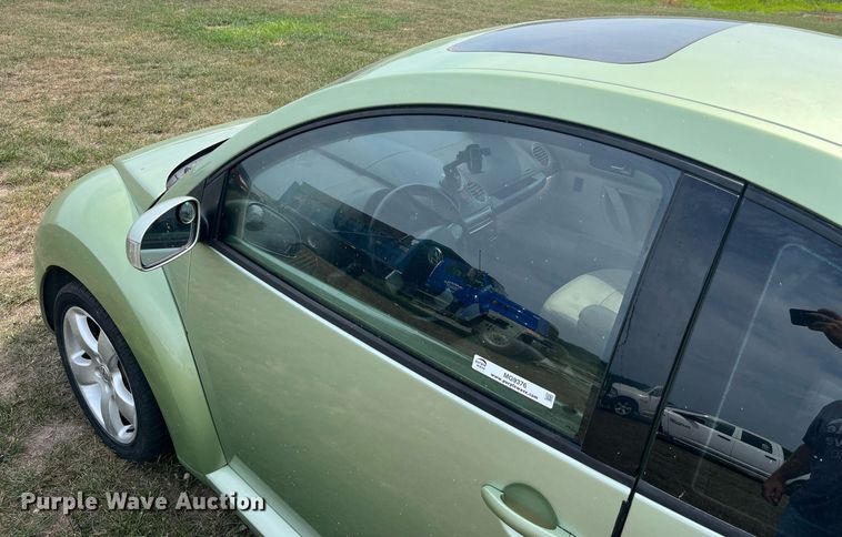 image for item MG9376 2006 Volkswagen New Beetle