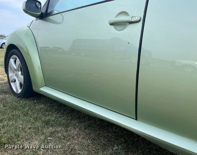 image for item MG9376 2006 Volkswagen New Beetle