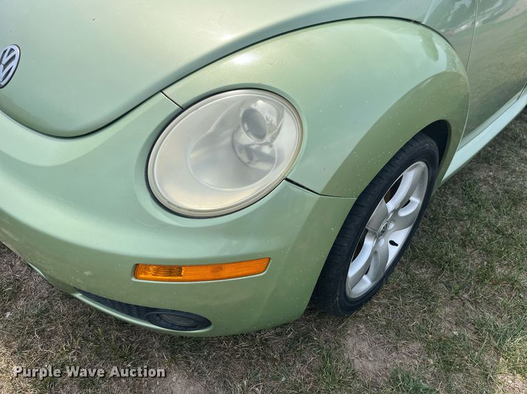 image for item MG9376 2006 Volkswagen New Beetle