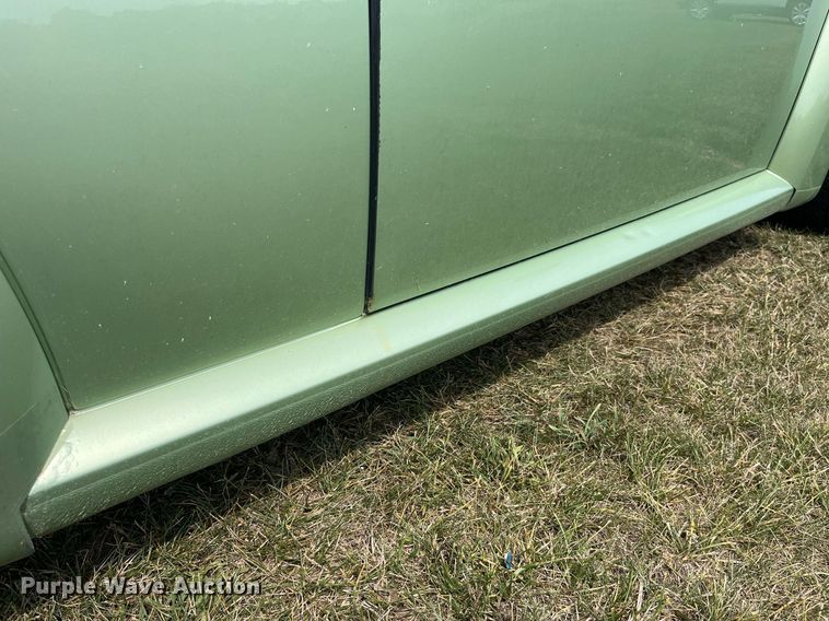 image for item MG9376 2006 Volkswagen New Beetle