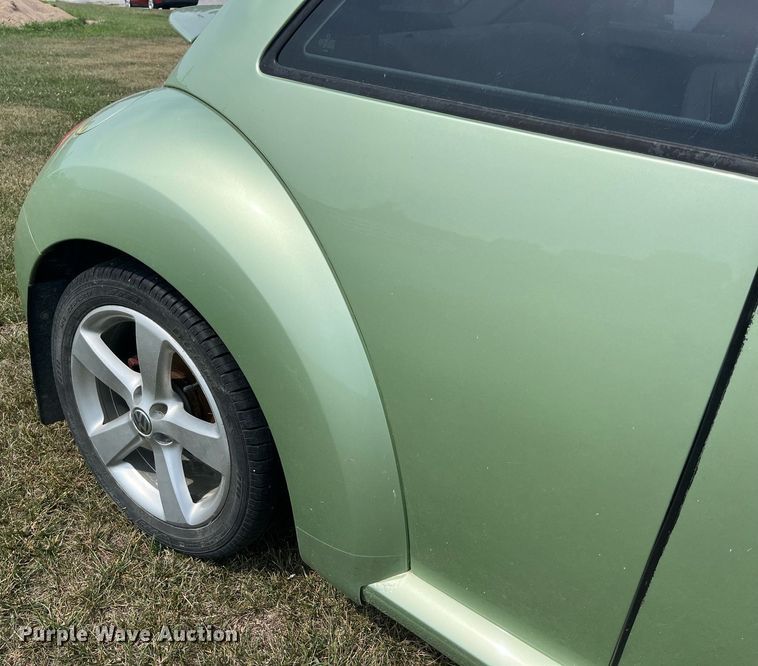 image for item MG9376 2006 Volkswagen New Beetle