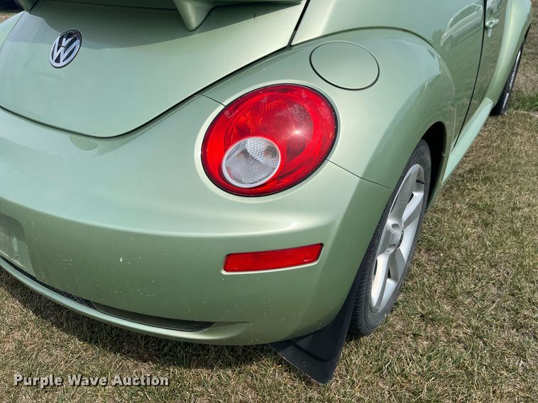 image for item MG9376 2006 Volkswagen New Beetle