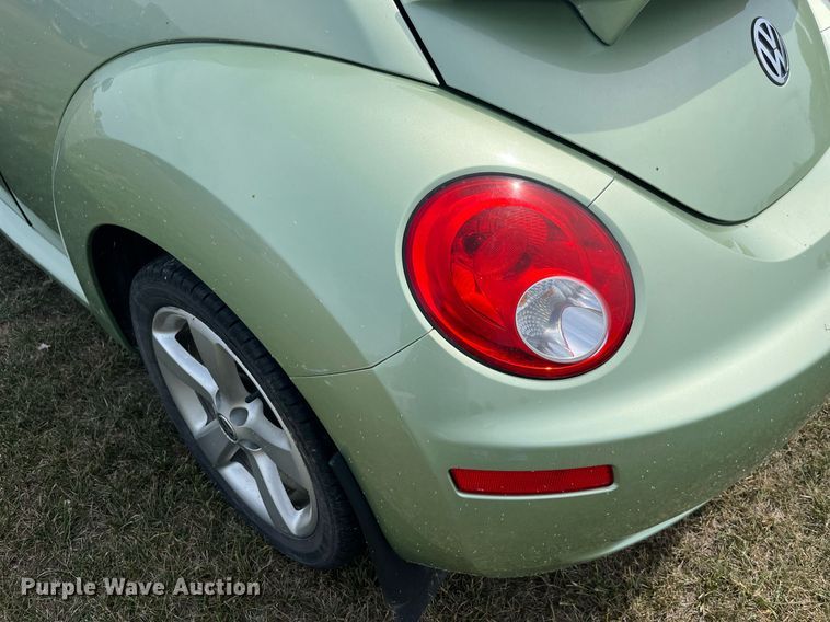 image for item MG9376 2006 Volkswagen New Beetle