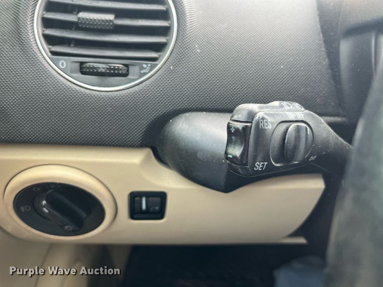 image for item MG9376 2006 Volkswagen New Beetle