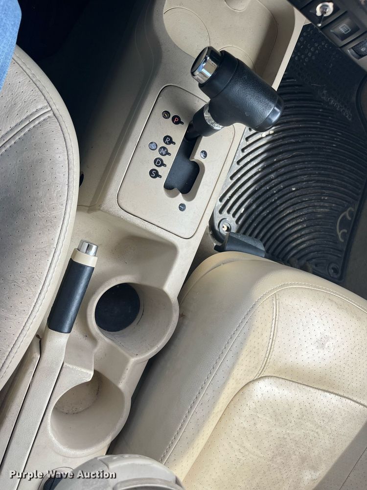 image for item MG9376 2006 Volkswagen New Beetle