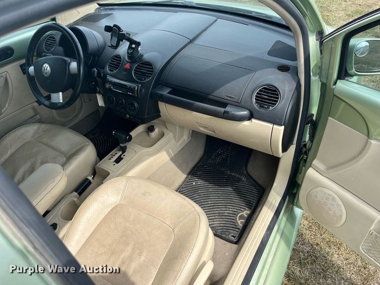 image for item MG9376 2006 Volkswagen New Beetle