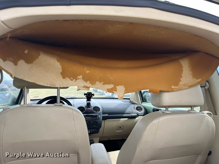 image for item MG9376 2006 Volkswagen New Beetle