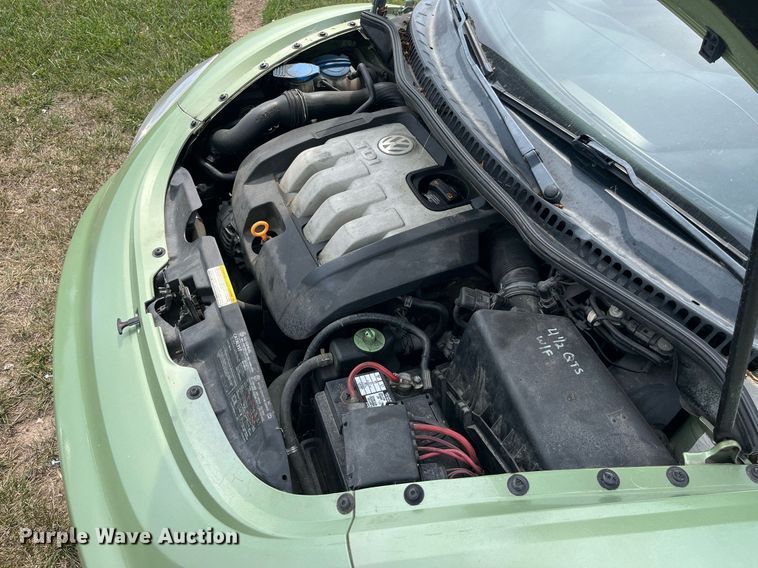 image for item MG9376 2006 Volkswagen New Beetle