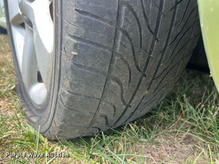 image for item MG9376 2006 Volkswagen New Beetle