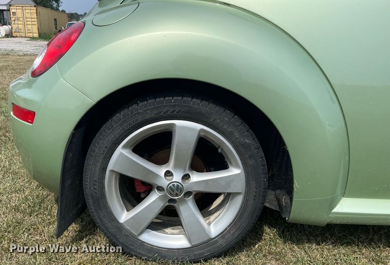 image for item MG9376 2006 Volkswagen New Beetle