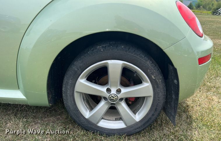 image for item MG9376 2006 Volkswagen New Beetle