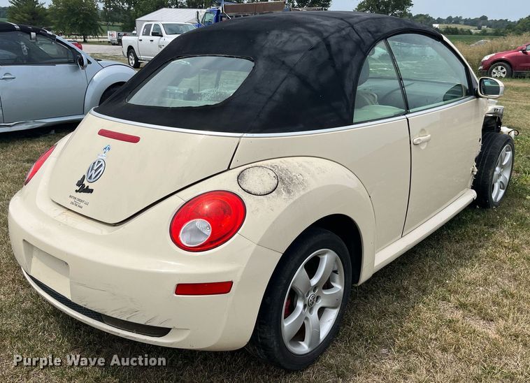 image for item MG9377 2006 Volkswagen New Beetle