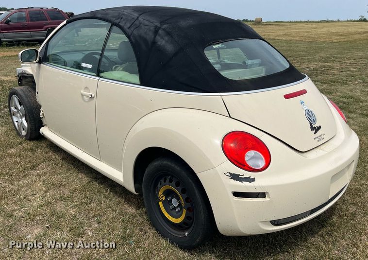 image for item MG9377 2006 Volkswagen New Beetle