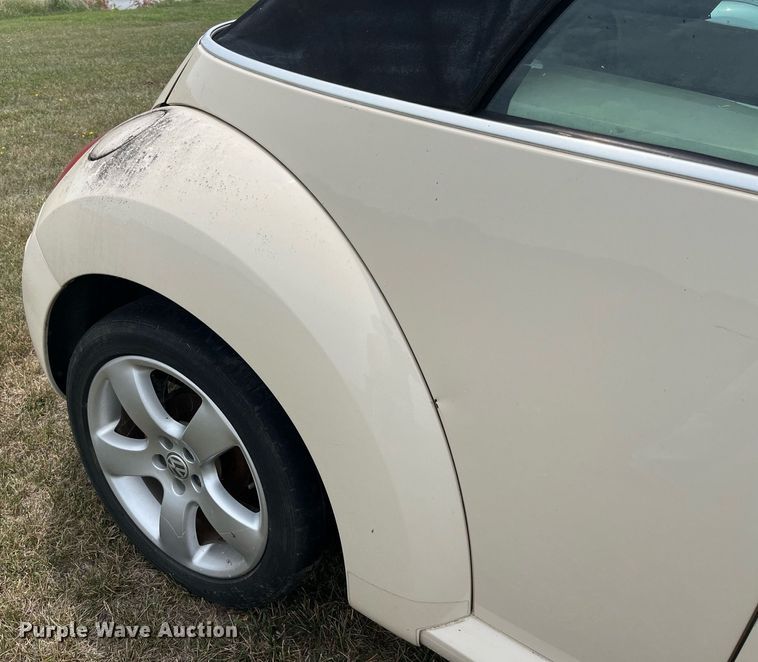 image for item MG9377 2006 Volkswagen New Beetle