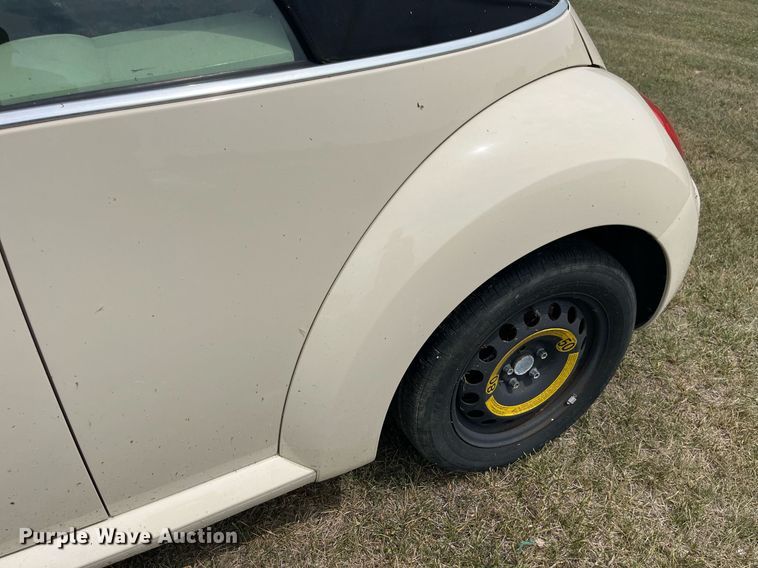 image for item MG9377 2006 Volkswagen New Beetle