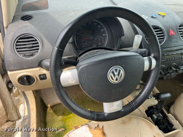image for item MG9377 2006 Volkswagen New Beetle