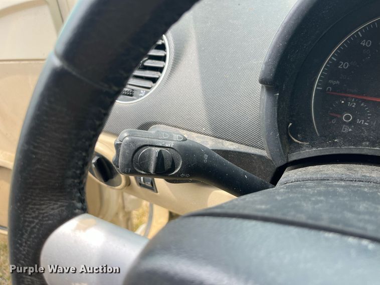 image for item MG9377 2006 Volkswagen New Beetle