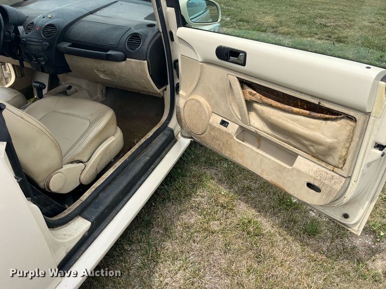 image for item MG9377 2006 Volkswagen New Beetle