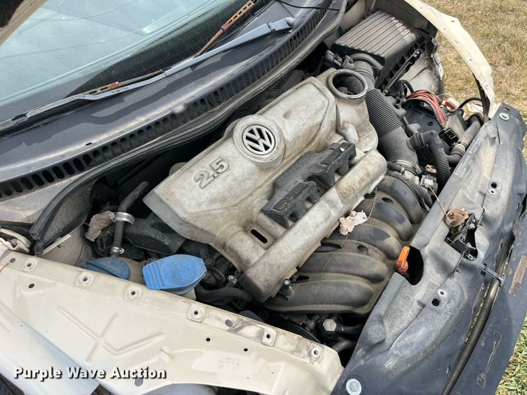 image for item MG9377 2006 Volkswagen New Beetle