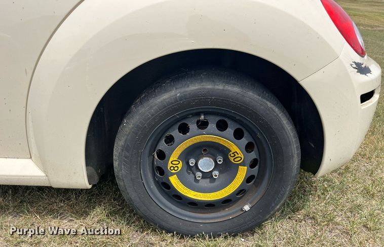 image for item MG9377 2006 Volkswagen New Beetle