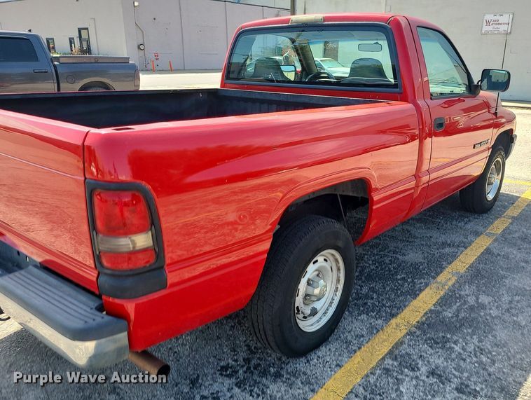image for item MG9606 1996 Dodge Ram 1500  pickup truck