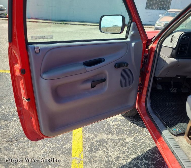 image for item MG9606 1996 Dodge Ram 1500  pickup truck