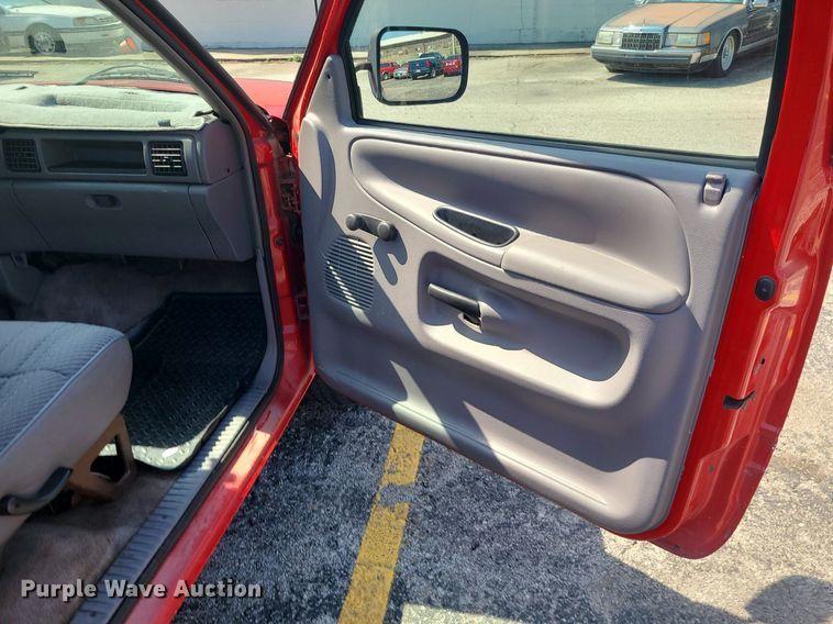 image for item MG9606 1996 Dodge Ram 1500  pickup truck