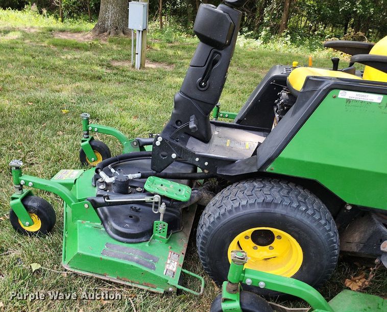 image for item MG9667 John  Deere 1600 Turbo  lawn mower
