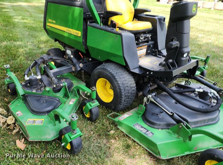 image for item MG9667 John  Deere 1600 Turbo  lawn mower