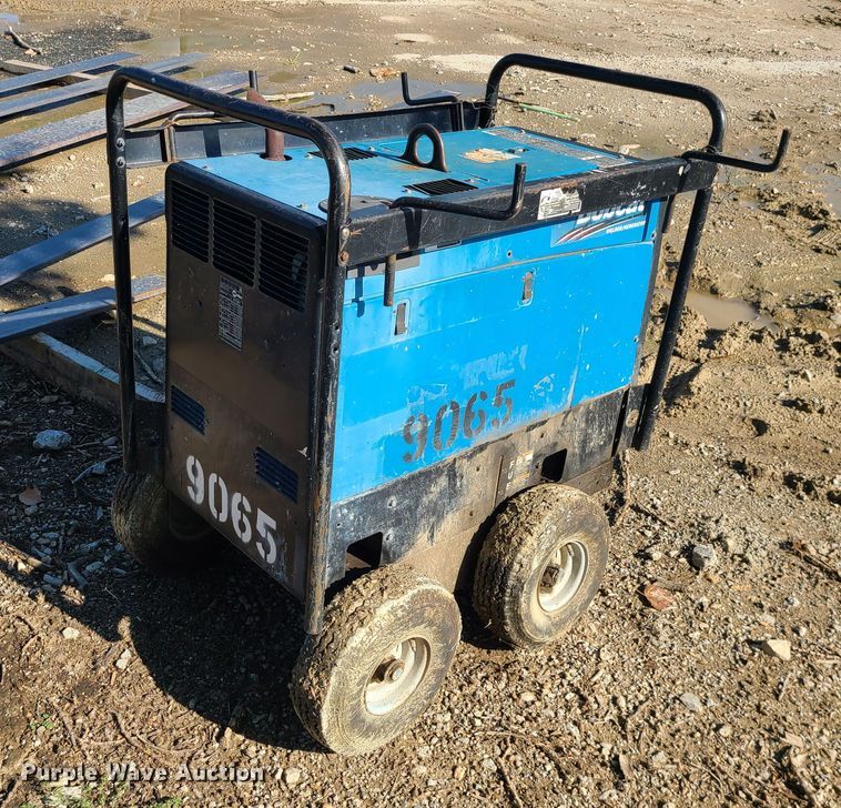 image for item MG9703 Miller Bobcat 250  welder/generator