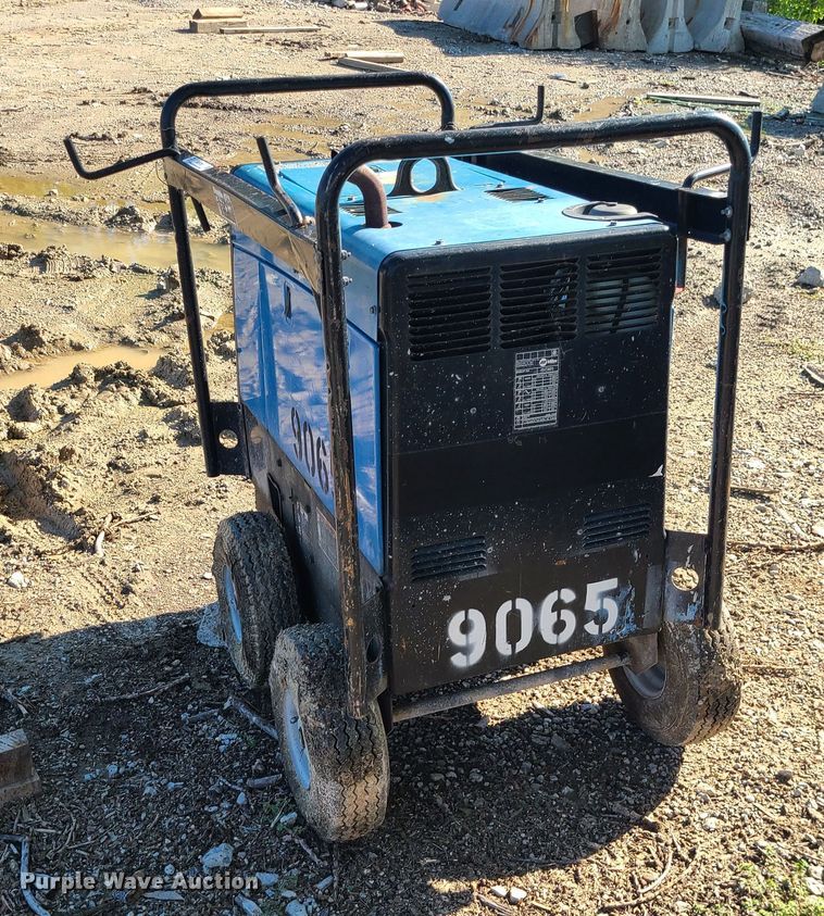 image for item MG9703 Miller Bobcat 250  welder/generator