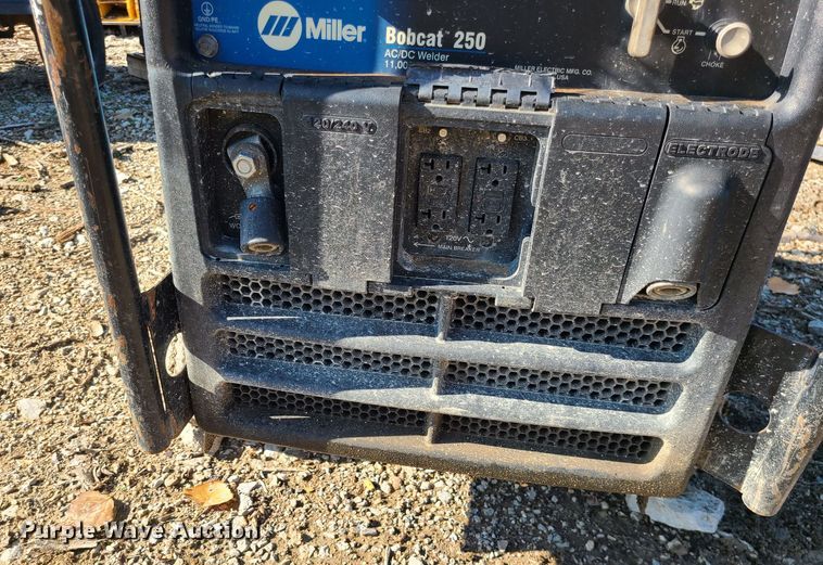 image for item MG9703 Miller Bobcat 250  welder/generator