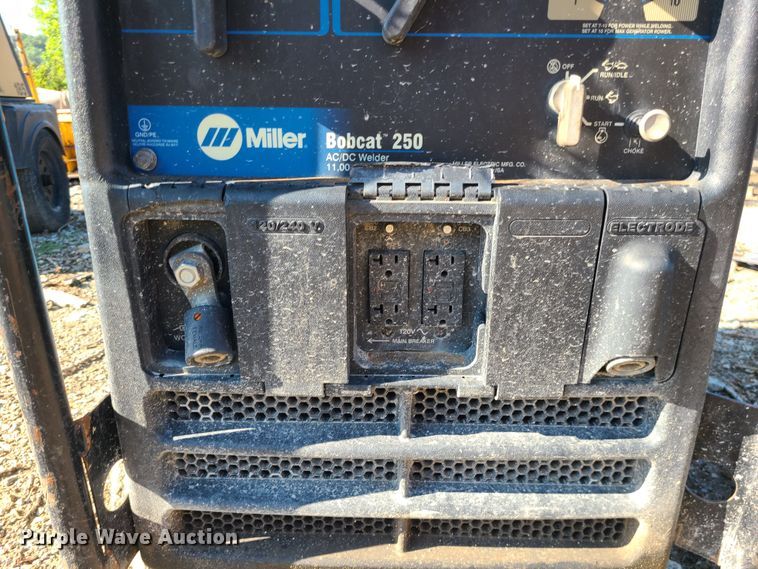 image for item MG9703 Miller Bobcat 250  welder/generator
