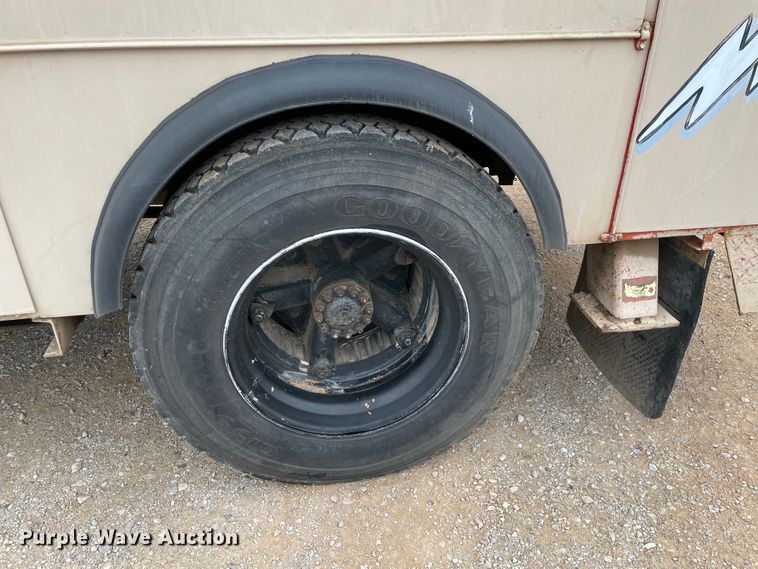 image for item MI9593 1989 Ford F600  bucket truck