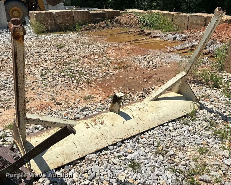 image for item ML9116 Truck parts, disk, and dozer blade