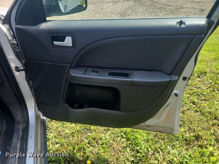 image for item ML9526 2005 Ford Five Hundred