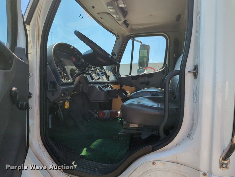 image for item MN9989 2012 Freightliner Business Class M2  box truck