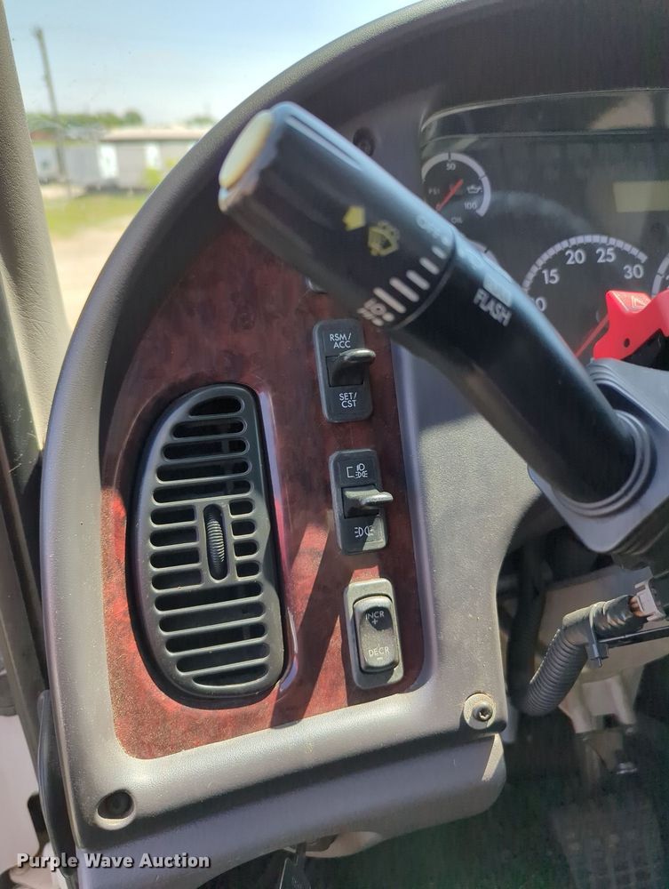 image for item MN9989 2012 Freightliner Business Class M2  box truck