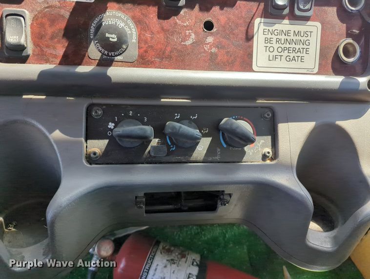 image for item MN9989 2012 Freightliner Business Class M2  box truck