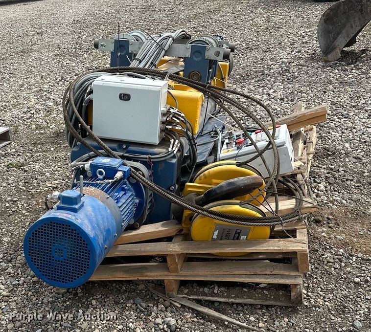 image for item MQ9304 2013 Siguren  hoist