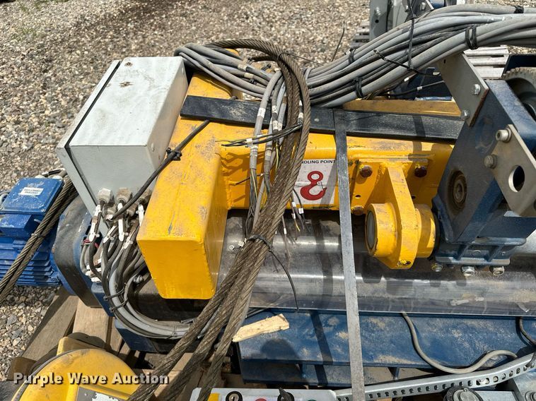 image for item MQ9304 2013 Siguren  hoist